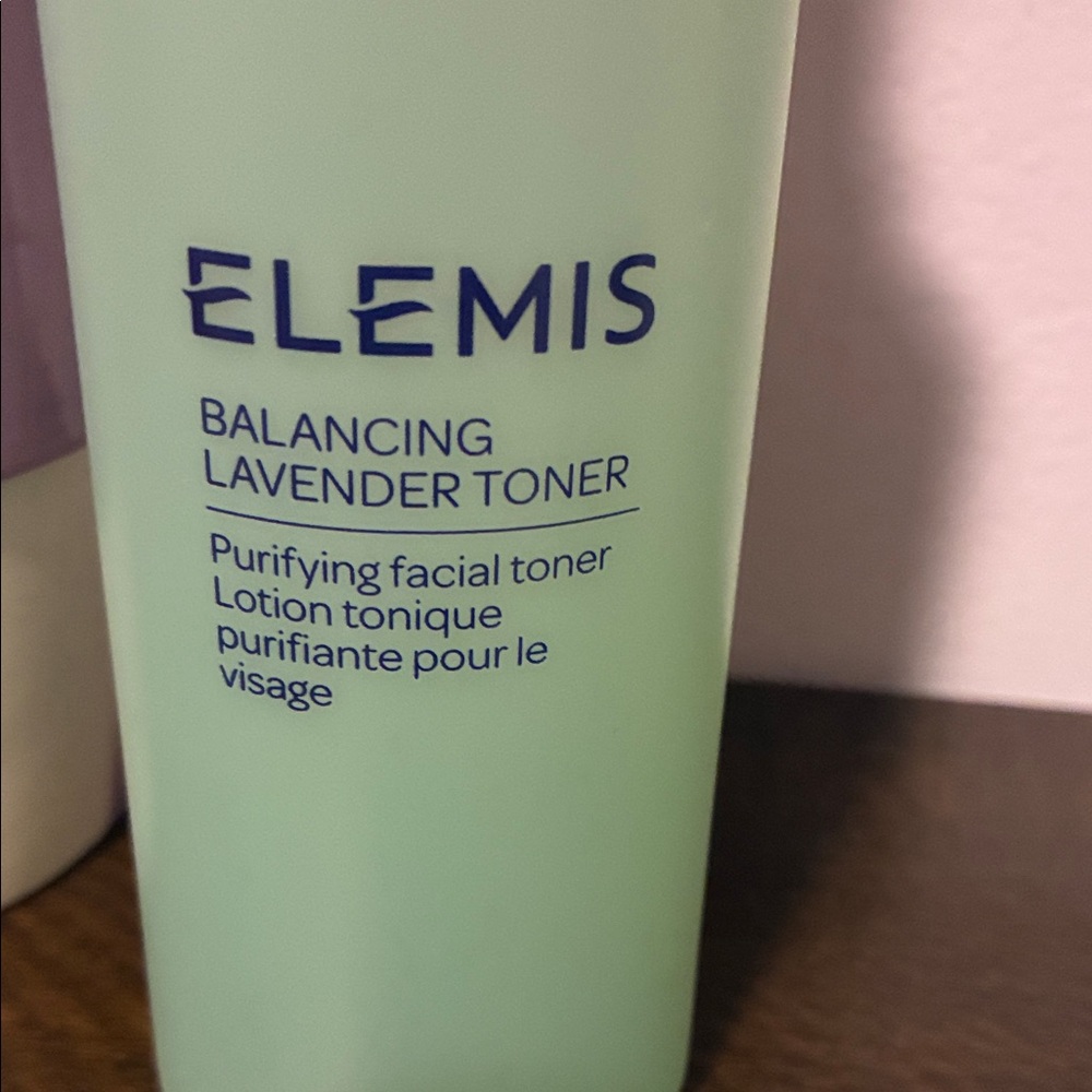 ELEMIS Balancing Lavender Toner - Mint Green Bottle - Picture 2 of 4